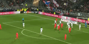 曼城英超33分紧追阿森纳，五项数据领跑联赛