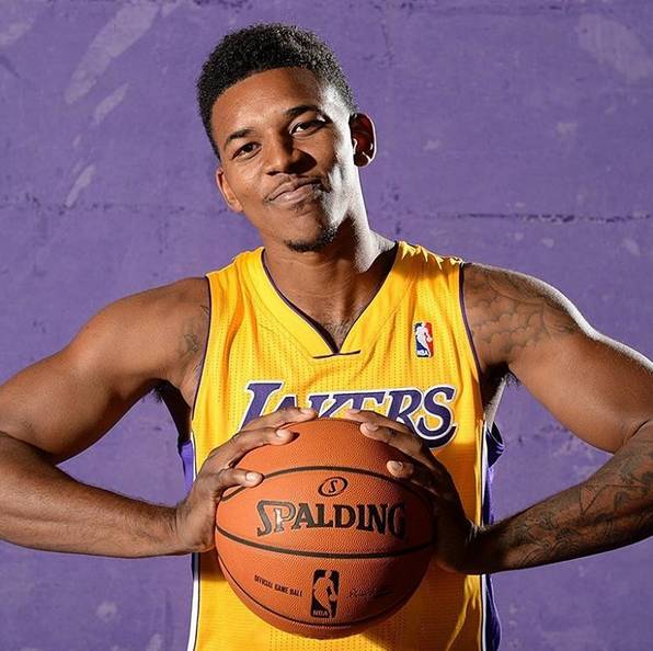 一场5-3逆转，让巴萨甩开2大争冠对手！创造历史：加冕西甲第3队（5-3翻盘，巴萨甩开两大争冠对手！载入史册：加冕为西甲历史第3队）