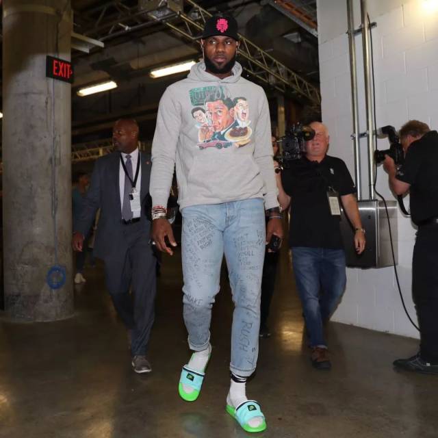 德转列欧洲俱乐部球衣胸前广告年赞助费TOP10：曼城8000万第1（德转发布欧陆俱乐部胸前广告年赞助榜TOP10：曼城以8000万领跑）